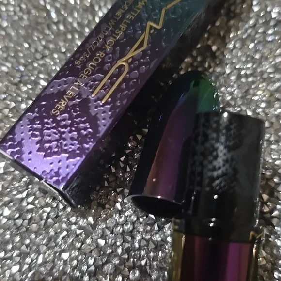 ❇️LUCK BE A LIPSTICK MAC DISCONTINUED Macximal Lipstick NWT - Picture 6 of 6